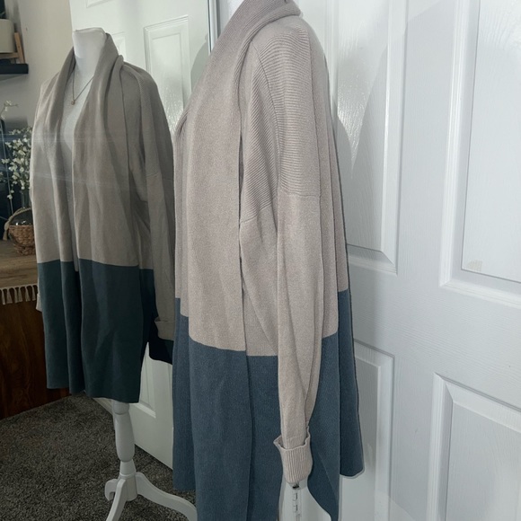 Wynne Layers Color-Block Knit Cozy Long Cardigan Sweater - Picture 4 of 8